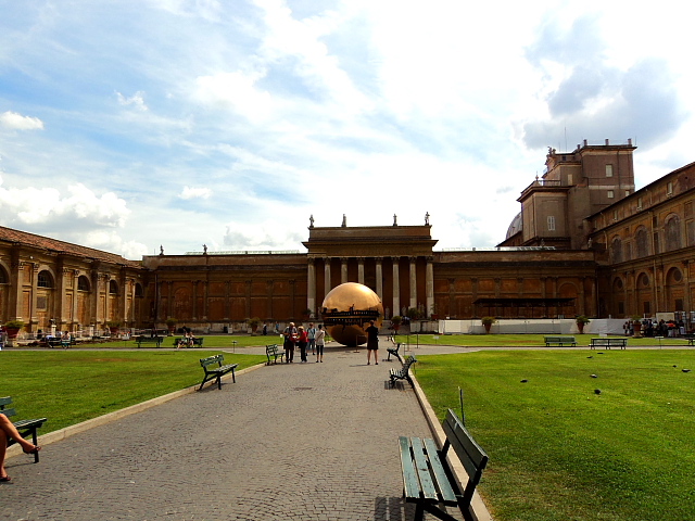 vatican garden courtyard inside the Vatican City