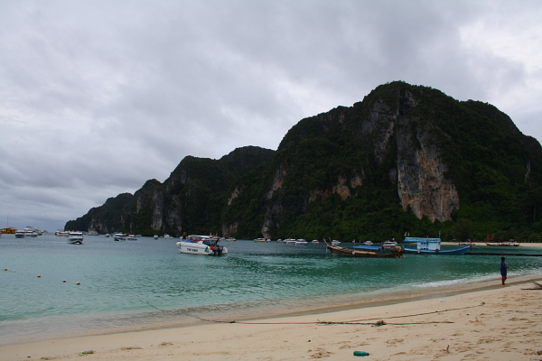 koh phi phi tonsai beach Tonsai Beach on Koh Phi Phi, Thailand