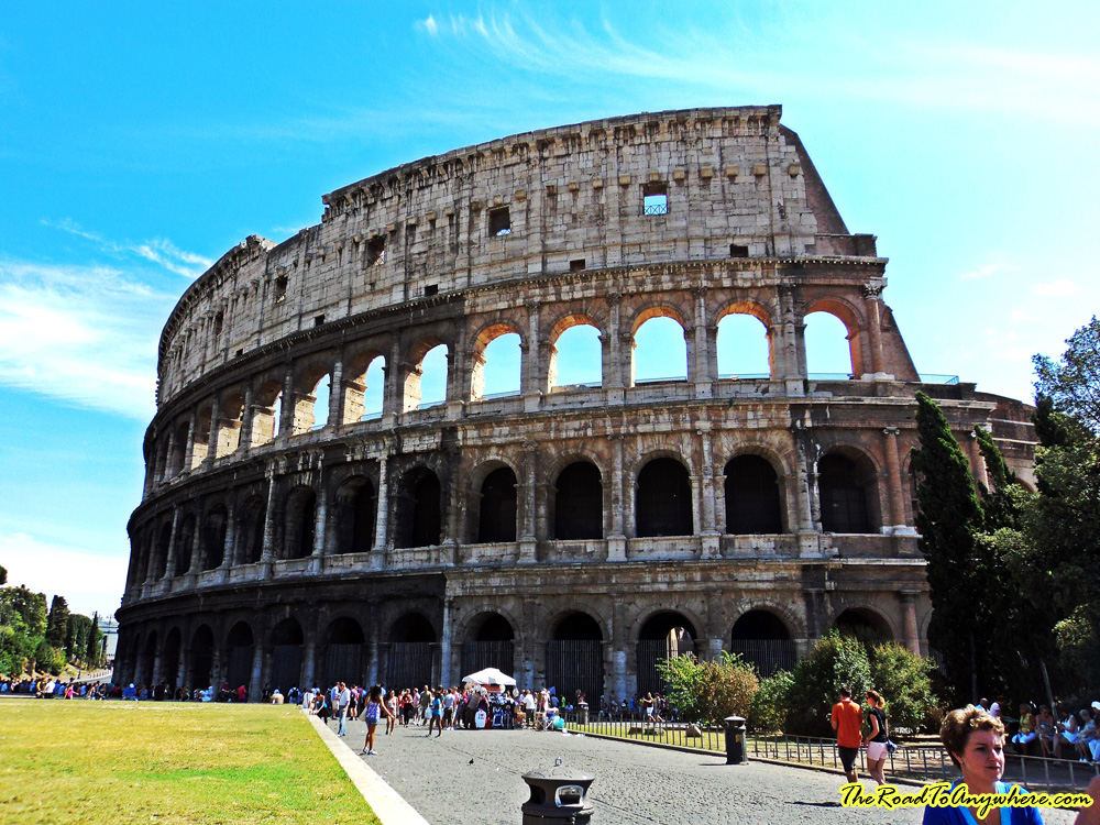colosseum 03 sm The Colosseum in Rome, Italy