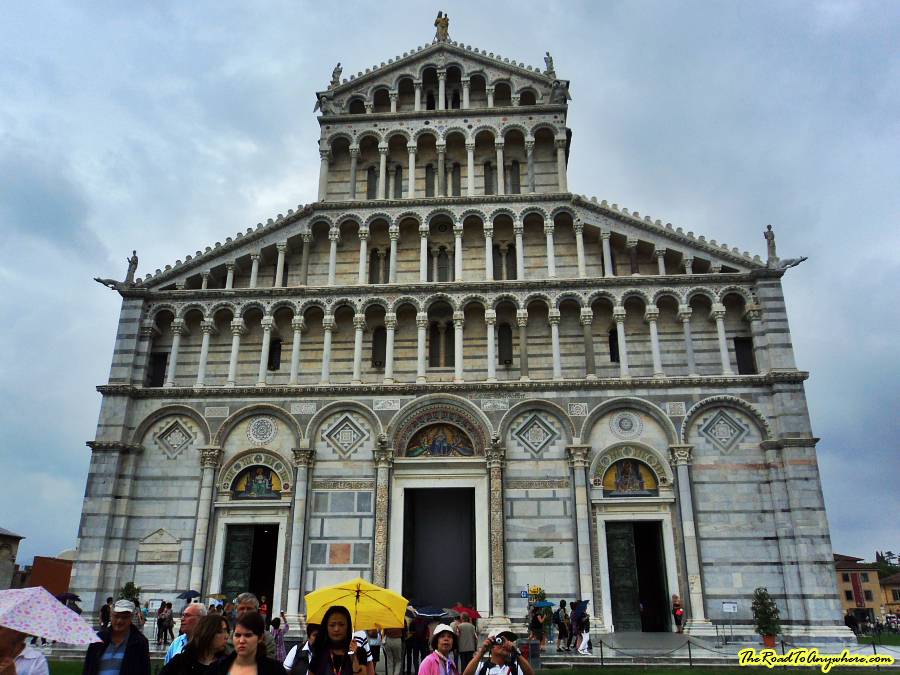 pisa duomo Front facade of the Pisa Cathedral in Pisa, Italy