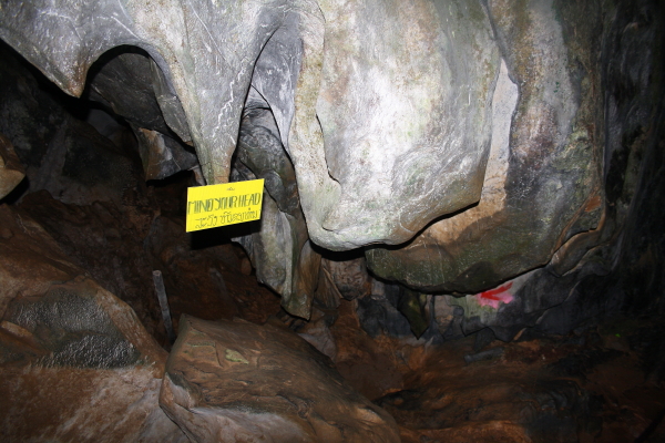 vang vieng cave navigating Navigating through Poukham Cave in Vang Vieng, Laos