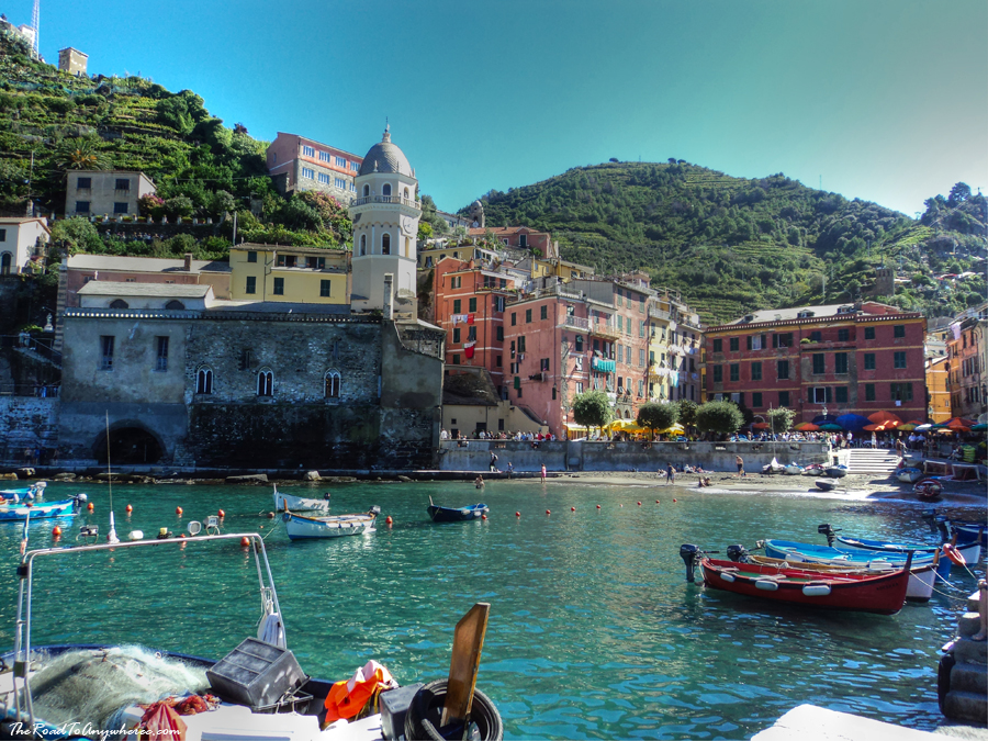 vernazza harbour Vernazza Harbour in Cinque Terre, Italy